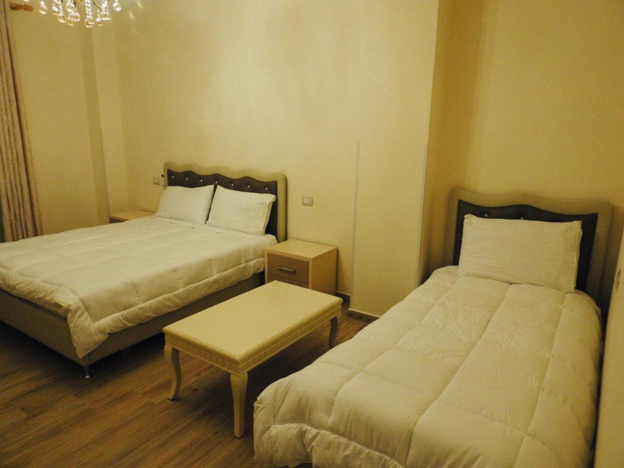 Hotel 3 Vellezerit Durres Exterior photo